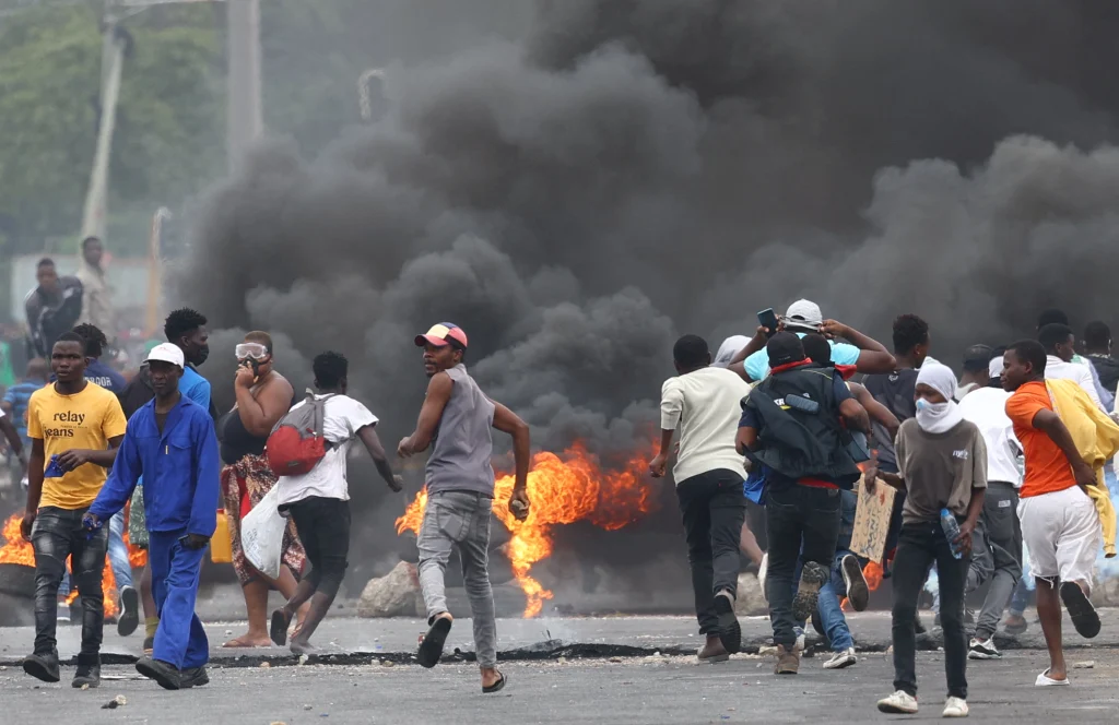 2024 11 07T112629Z 835679210 RC2B ADP 3 MOZAMBIQUE POLITICS PROTEST 92371bf8169b5b5fa57c9817da9415aa 1742304334888 1