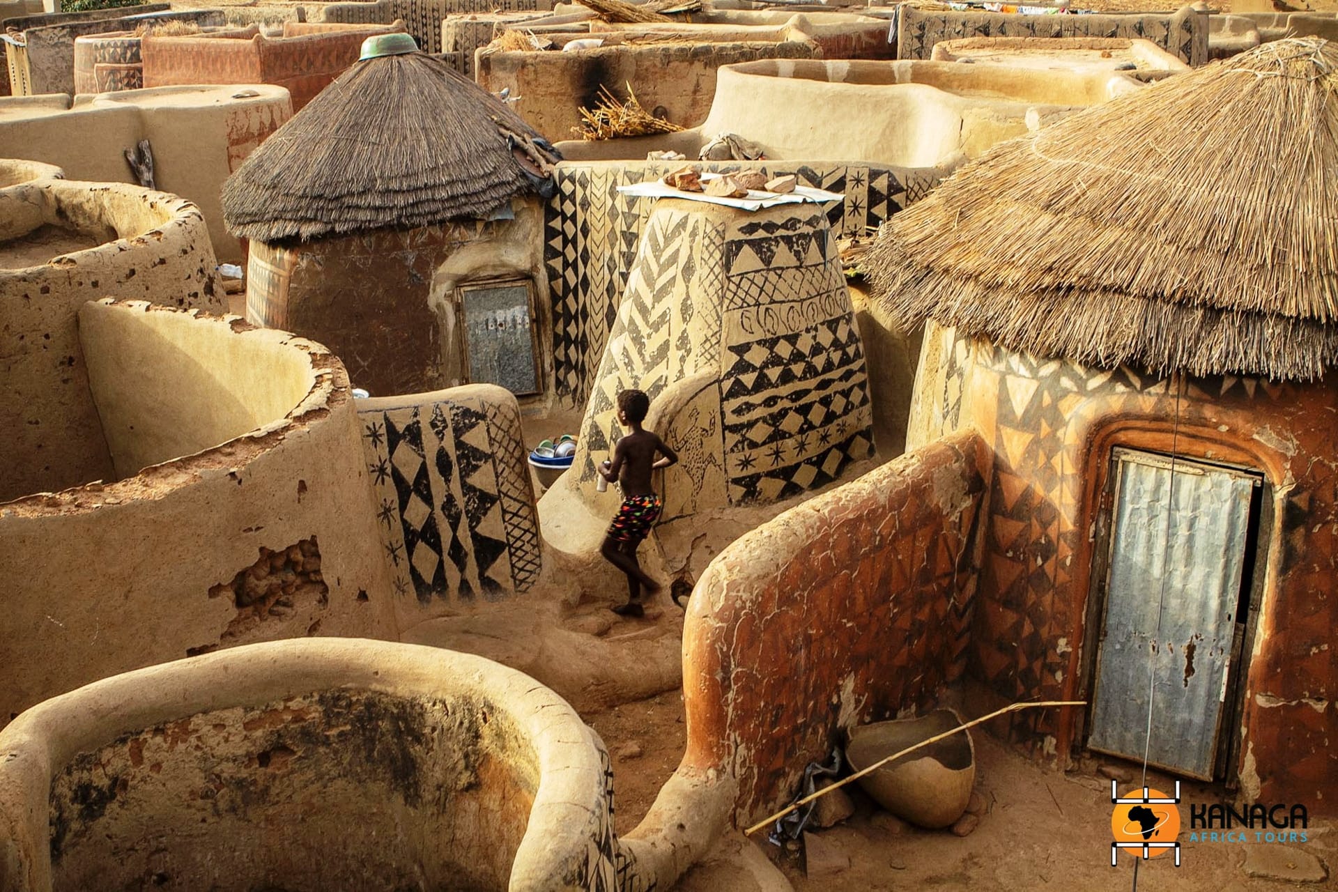 Burkina Faso Overview: Economy, Life, Safety, Tourism (2025) 11 burkina faso tiebele foto a. pappone