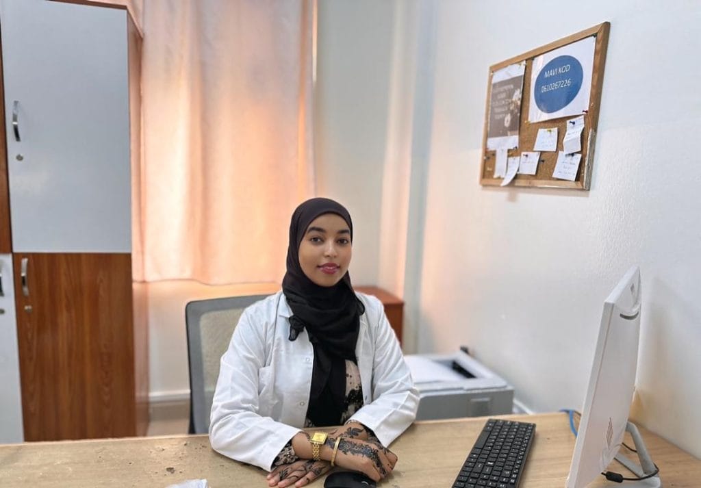Somalia’s First and Only Physiotherapist Is a Türkiye Graduate IMG 2610